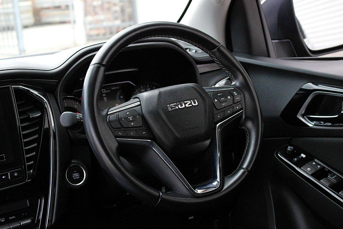 2023 Isuzu MU-X LS-U