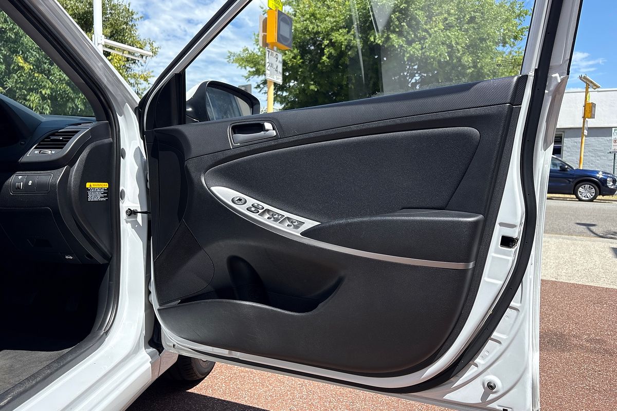 2019 Hyundai Accent Sport RB6