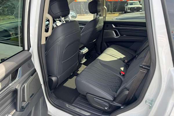 2025 LDV D90 Executive SV9A