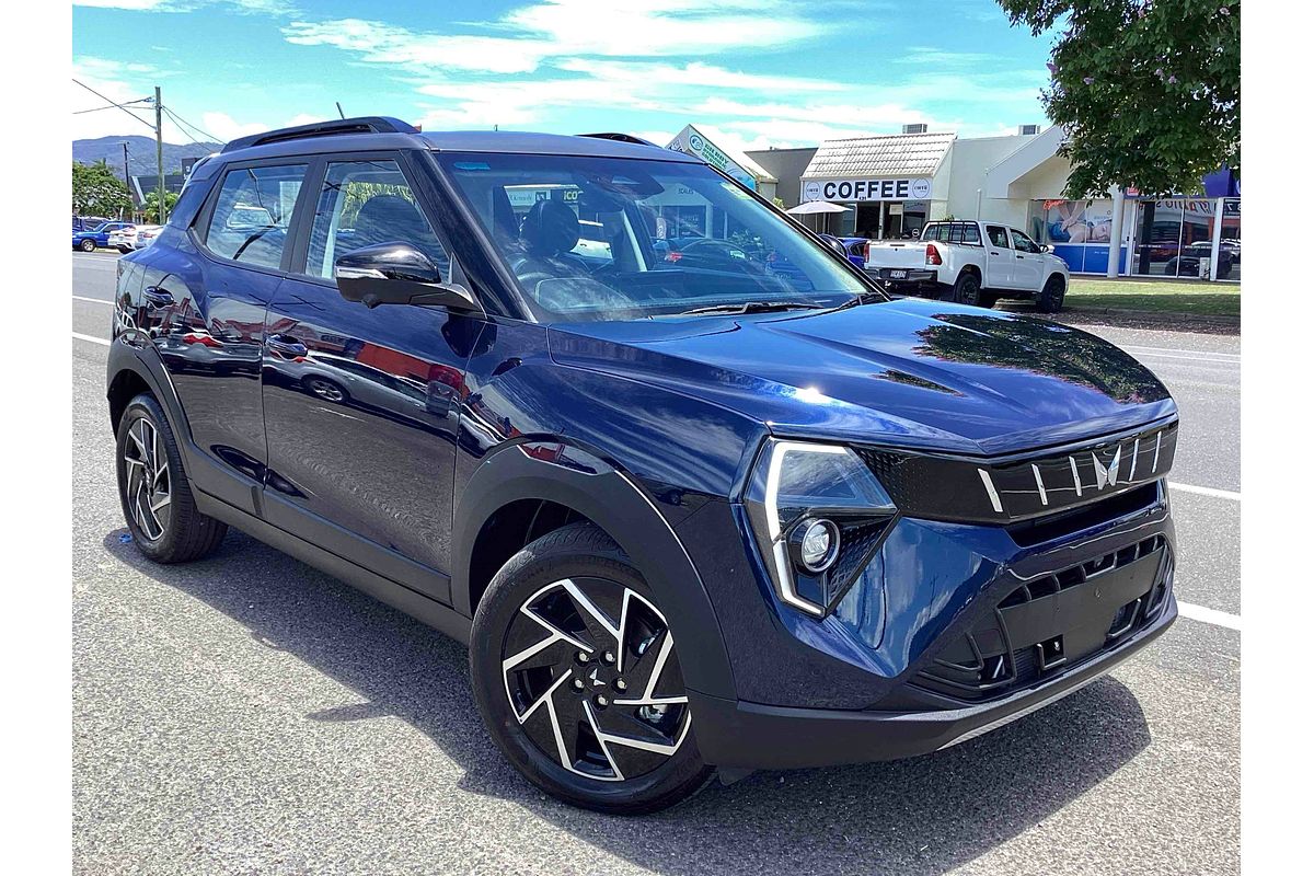 2025 Mahindra XUV3XO AX7L