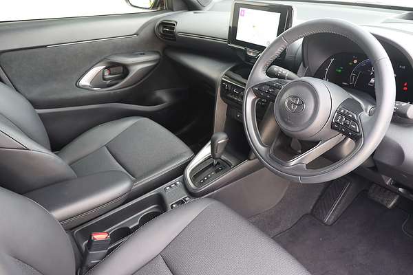 2025 Toyota Yaris Cross Urban MXPJ10R