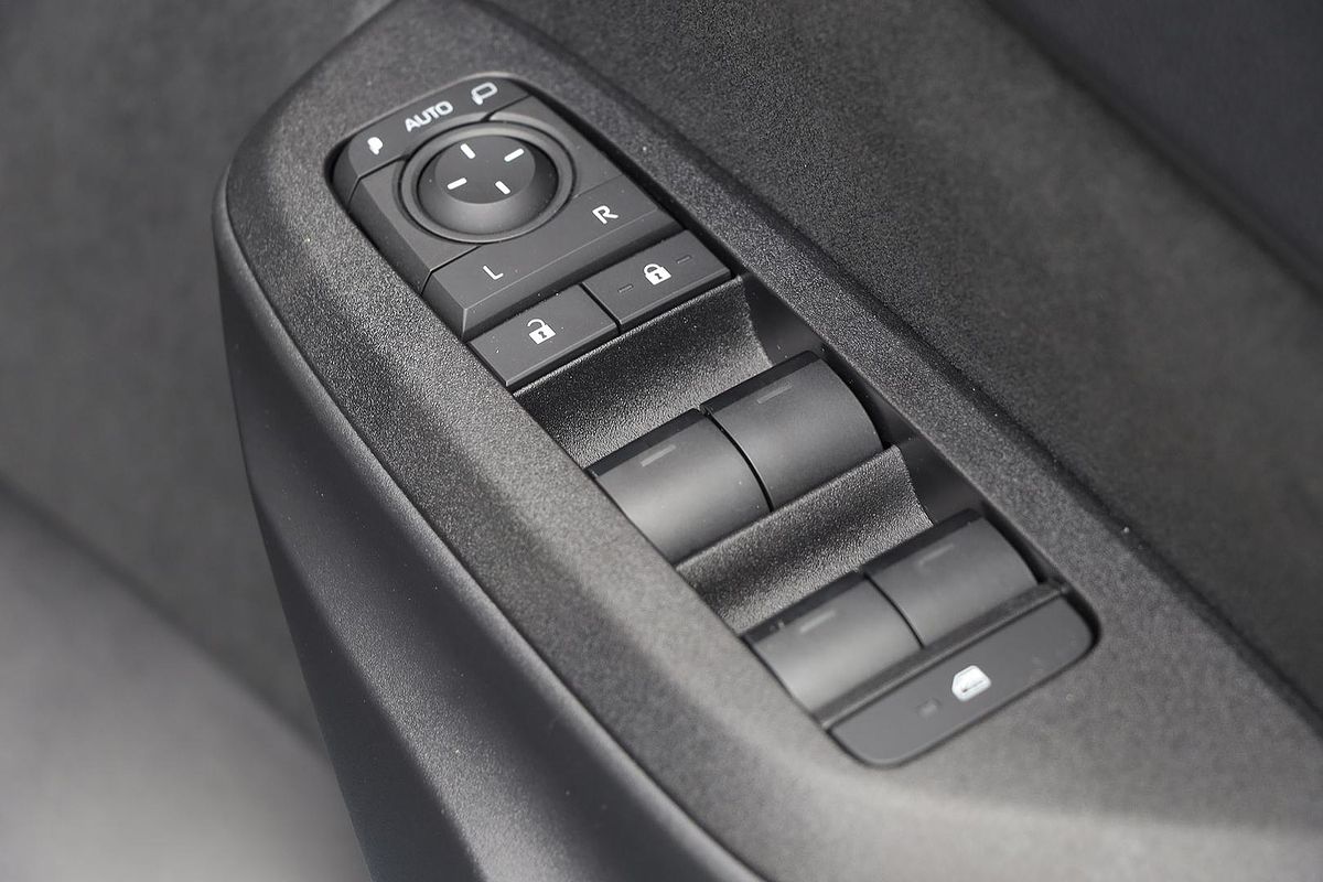 2025 Toyota Yaris Cross Urban MXPJ10R