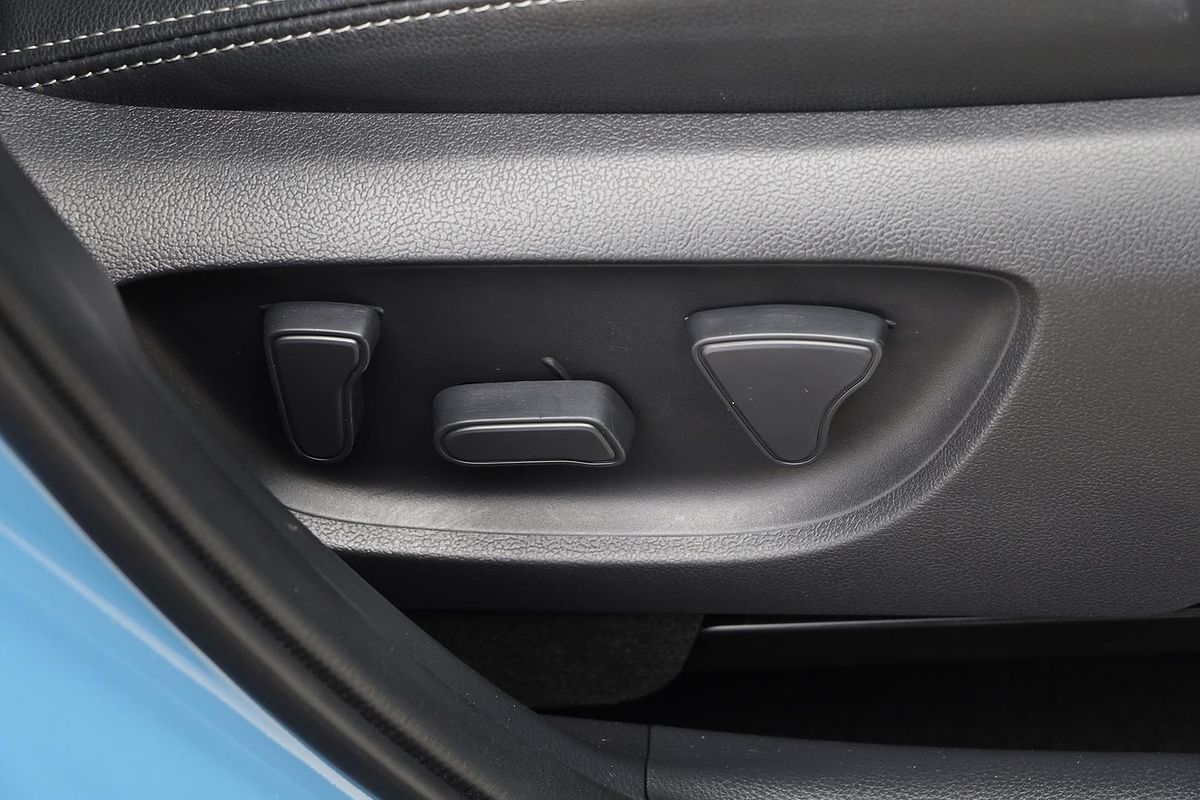 2025 Toyota Yaris Cross Urban MXPJ10R