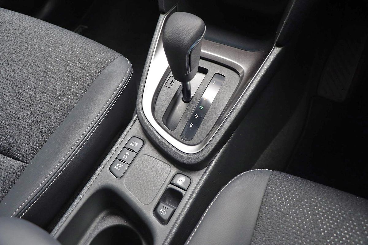 2025 Toyota Yaris Cross Urban MXPJ10R