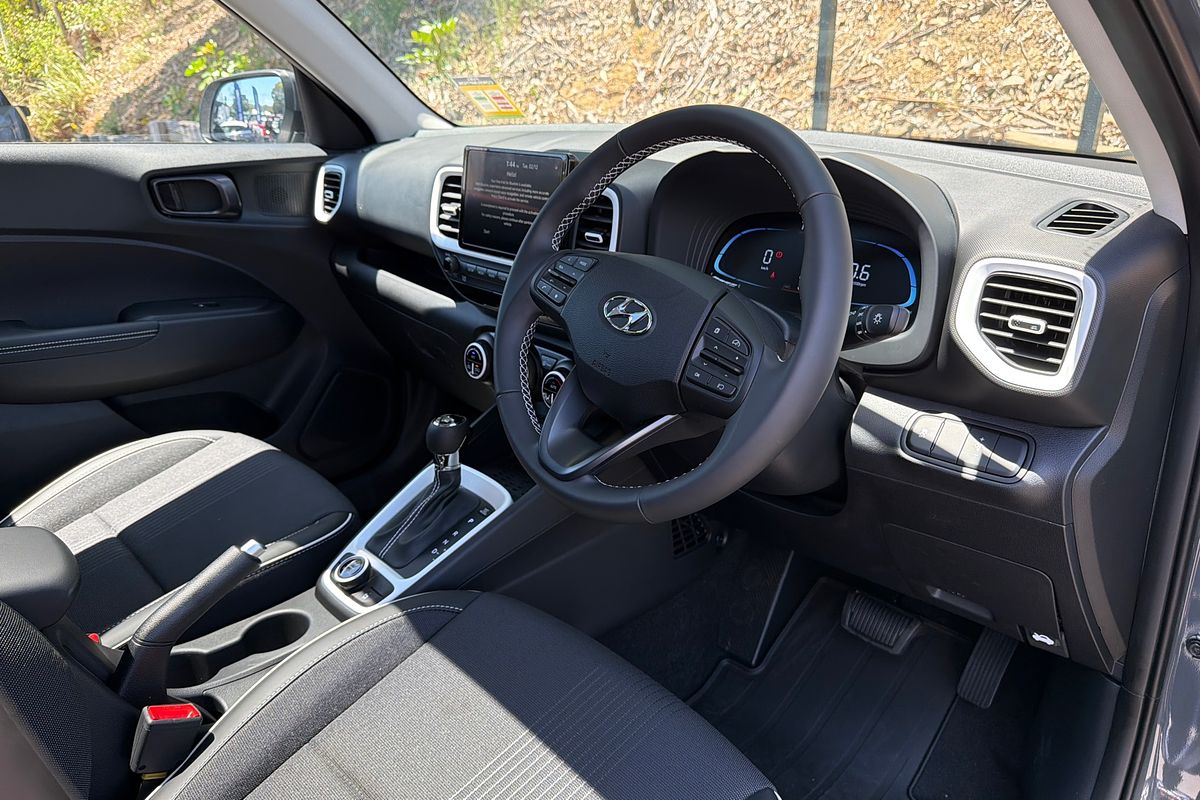 2025 Hyundai Venue Elite QX.V5