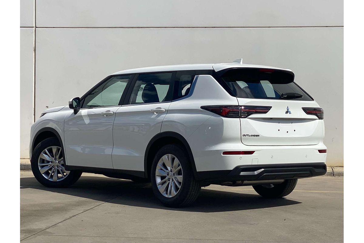 2025 Mitsubishi Outlander ES ZM