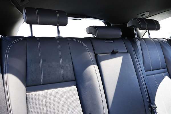 2018 Land Rover Range Rover Velar D240 SE L560