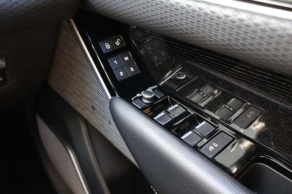 2018 Land Rover Range Rover Velar D240 SE L560