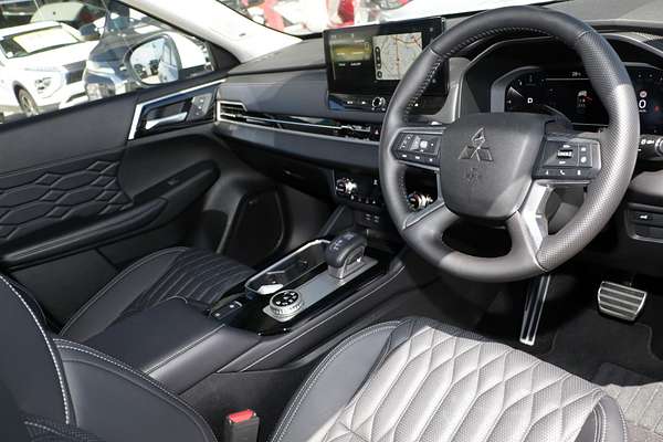 2025 Mitsubishi Outlander Exceed ZM