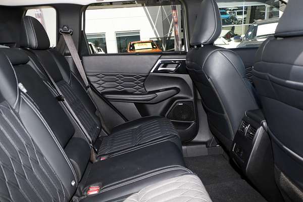 2025 Mitsubishi Outlander Exceed ZM