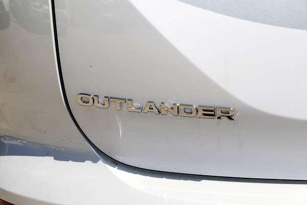 2025 Mitsubishi Outlander Exceed ZM