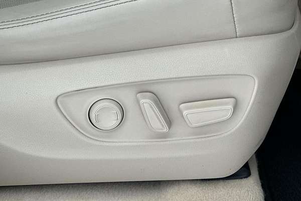 2023 Toyota Landcruiser VX FJA300R