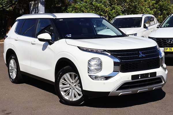 2023 Mitsubishi Outlander ES ZM