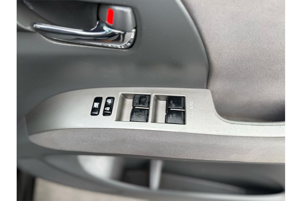 2012 Toyota Tarago GLX ACR50R