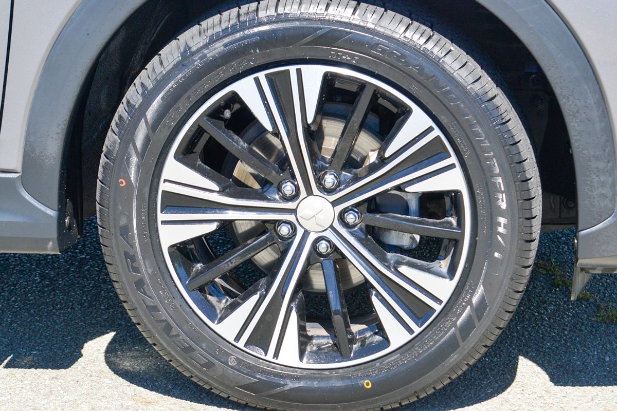 2018 Mitsubishi Eclipse Cross Exceed YA