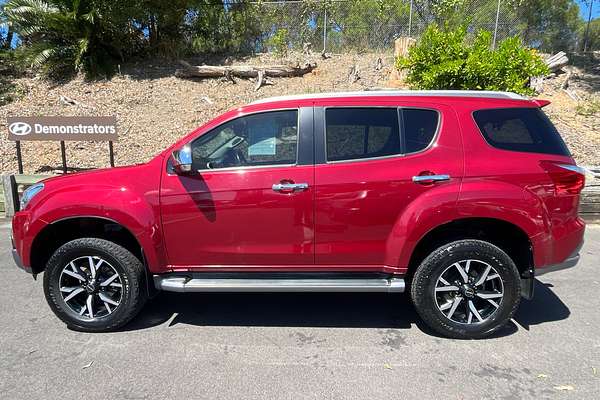 2021 Isuzu MU-X LS-T