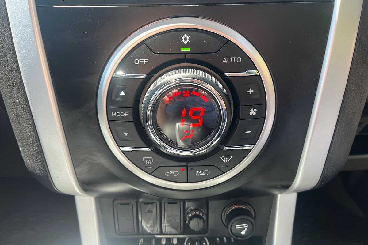 2021 Isuzu MU-X LS-T