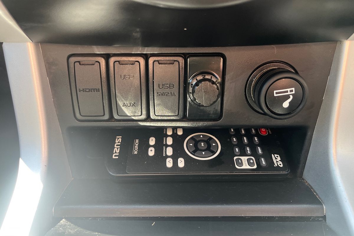 2021 Isuzu MU-X LS-T