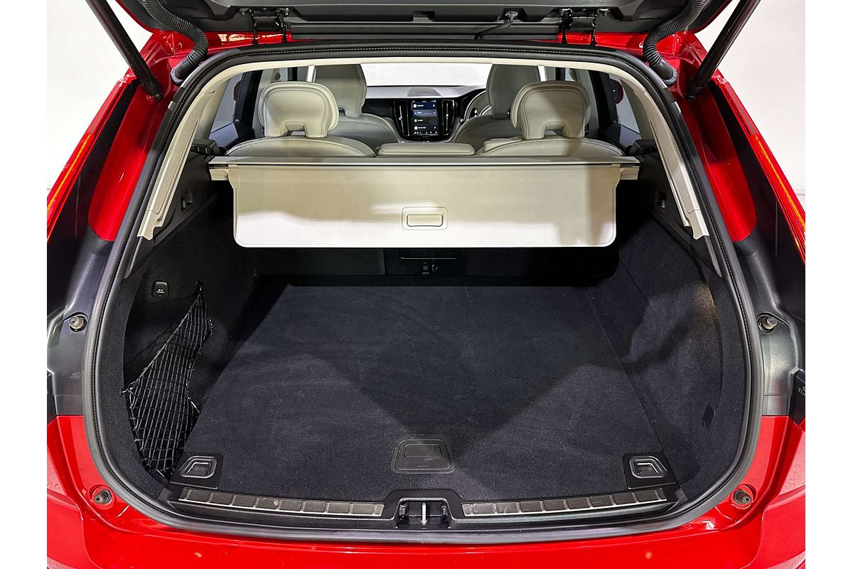 2023 Volvo XC60 Plus B5