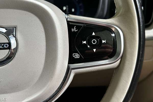 2023 Volvo XC60 Plus B5