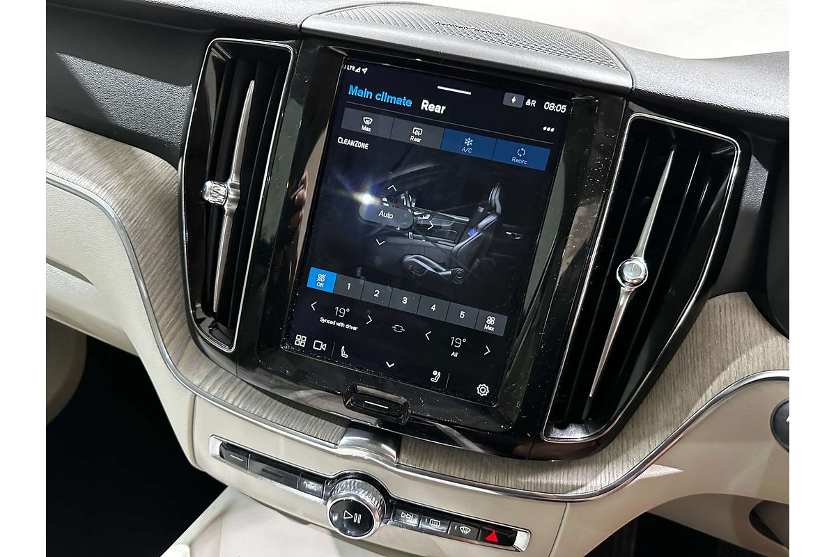 2023 Volvo XC60 Plus B5