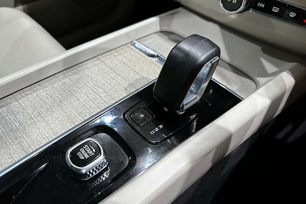 2023 Volvo XC60 Plus B5