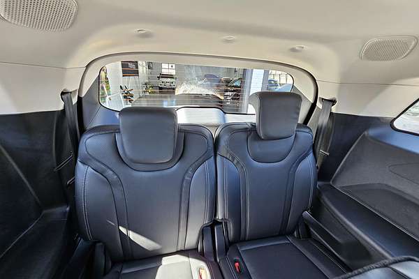 2025 Mahindra XUV700 AX7L