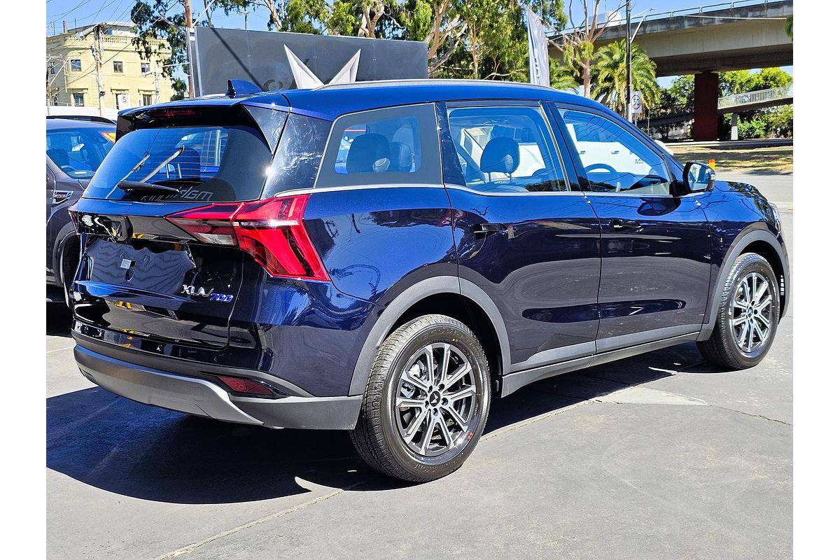 2025 Mahindra XUV700 AX7L