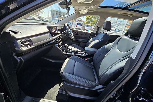 2025 Mahindra XUV700 AX7L