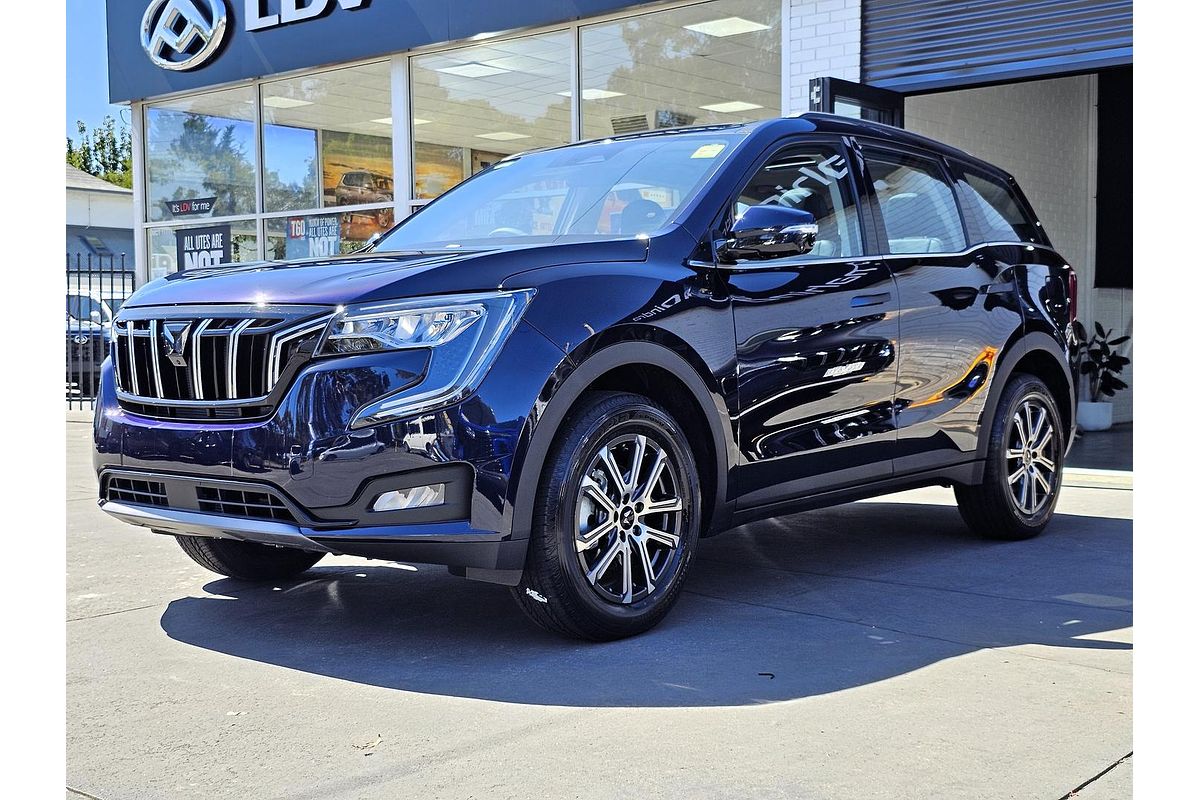 2025 Mahindra XUV700 AX7L
