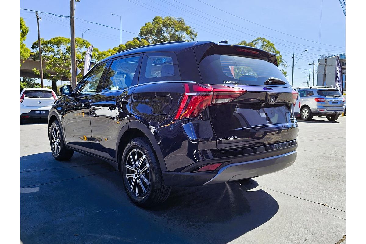 2025 Mahindra XUV700 AX7L