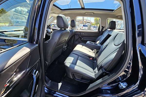 2025 Mahindra XUV700 AX7L