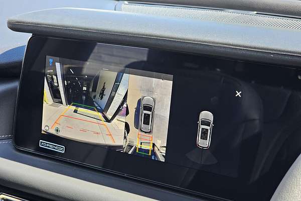 2025 Mahindra XUV700 AX7L