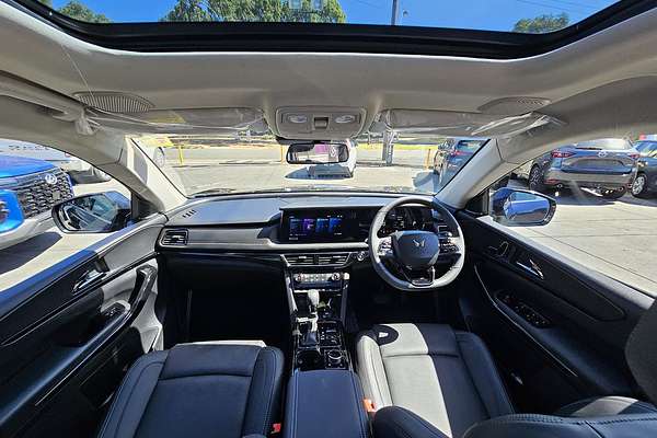 2025 Mahindra XUV700 AX7L