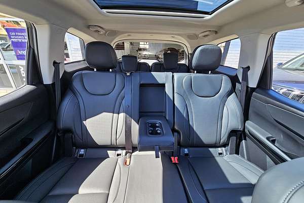 2025 Mahindra XUV700 AX7L