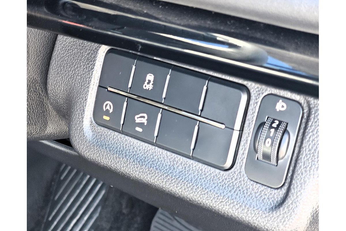 2025 Mahindra XUV700 AX7L