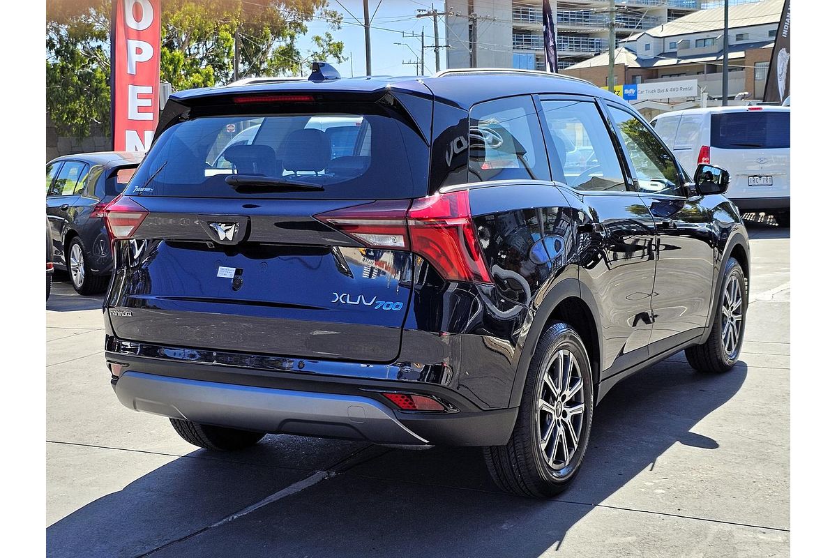 2025 Mahindra XUV700 AX7L