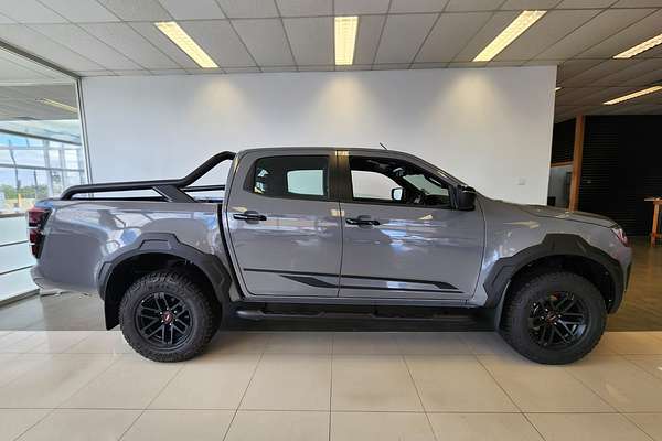 2025 Isuzu D-MAX BLADE 4X4