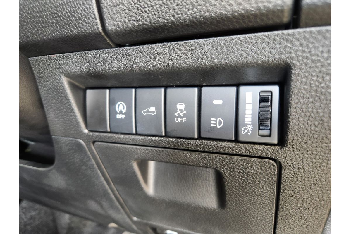 2025 Isuzu D-MAX BLADE 4X4