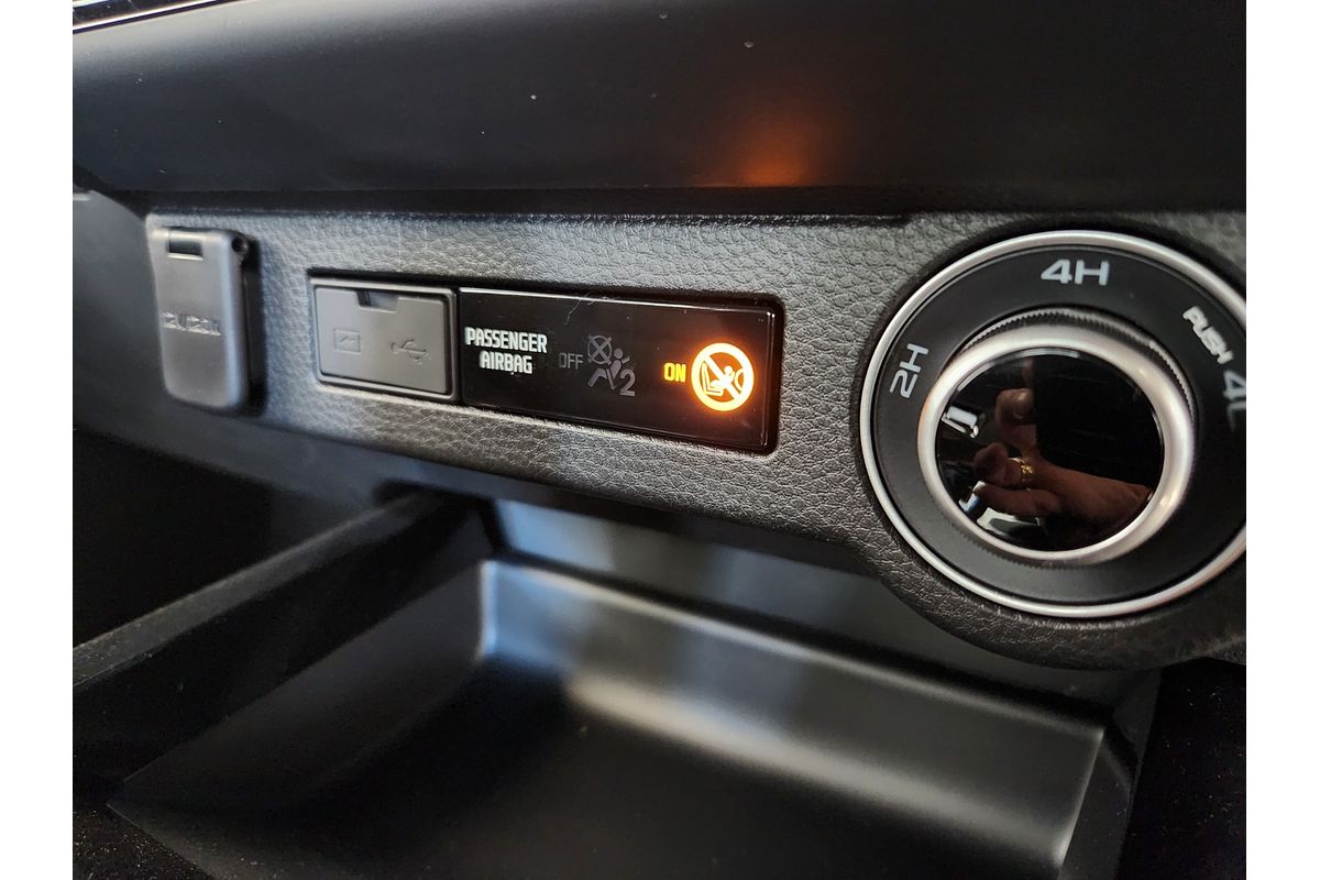 2025 Isuzu D-MAX BLADE 4X4