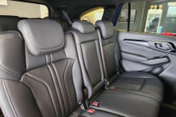 2025 Isuzu MU-X LS-T