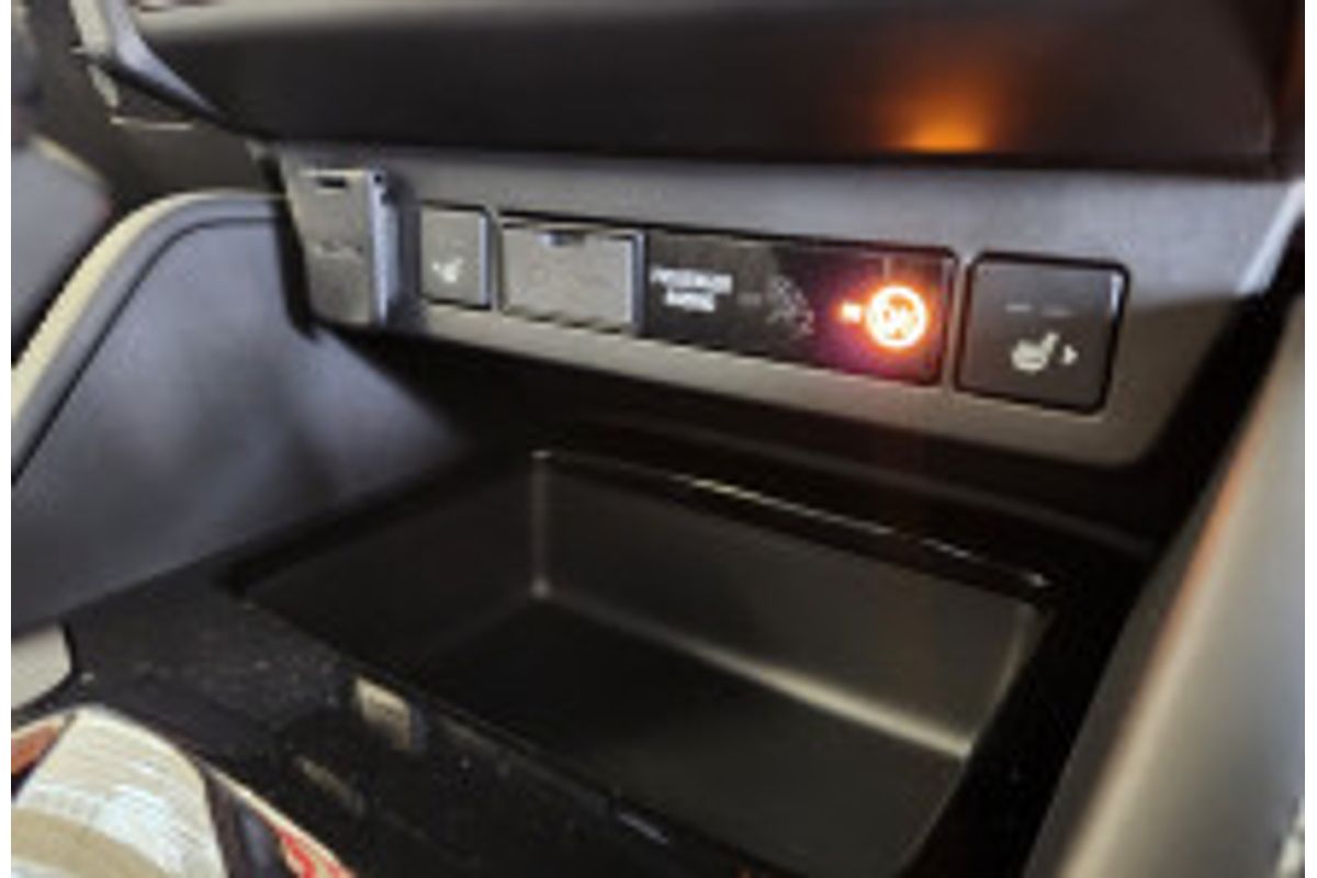 2025 Isuzu MU-X LS-T