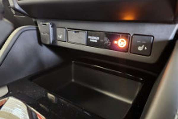 2025 Isuzu MU-X LS-T