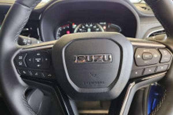 2025 Isuzu MU-X LS-T