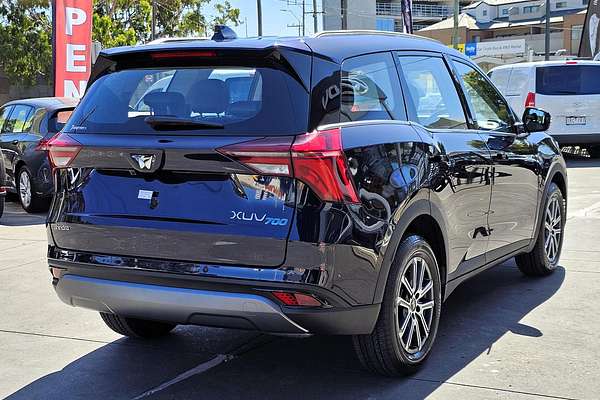 2025 Mahindra XUV700 AX7L