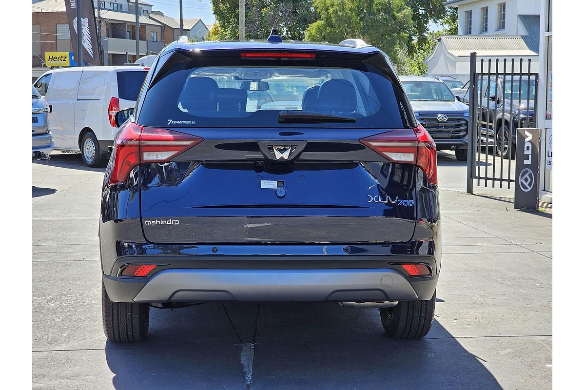 2025 Mahindra XUV700 AX7L