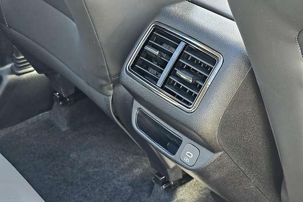 2025 Mahindra XUV700 AX7L