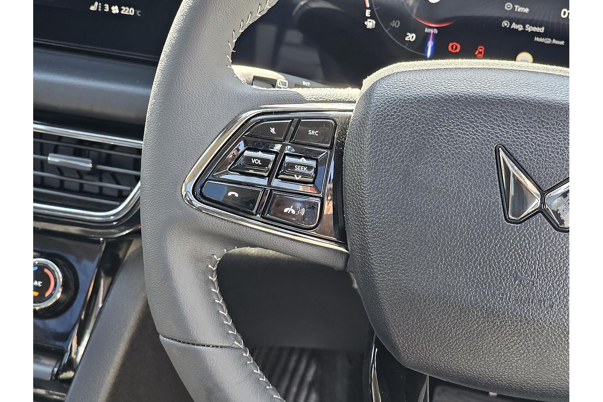 2025 Mahindra XUV700 AX7L