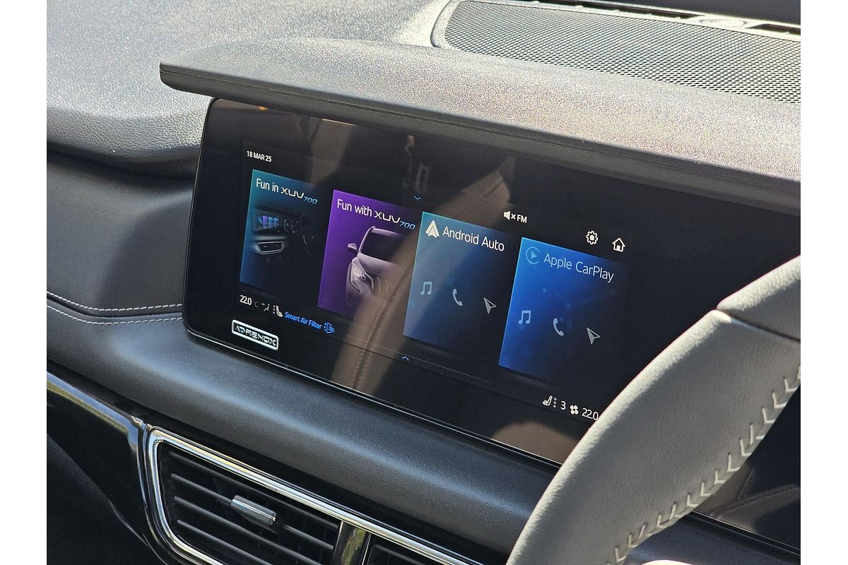 2025 Mahindra XUV700 AX7L