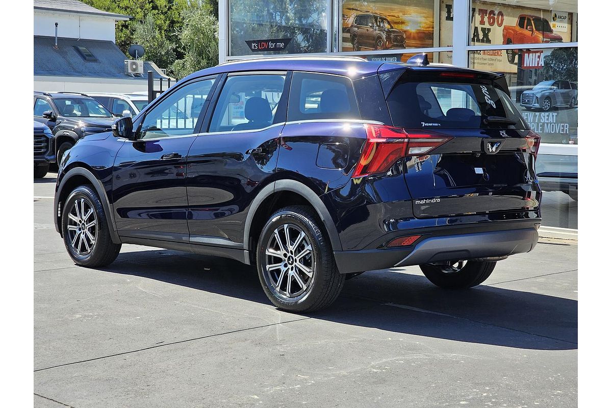 2025 Mahindra XUV700 AX7L